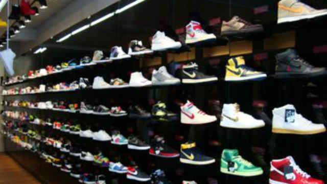 Cele mai bune oferte la încălțăminte de vară: Nike sau Converse?