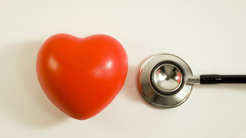 "Inima frântă" nu este un mit. Ce este cardiomiopatie de stres şi cum se manifestă?