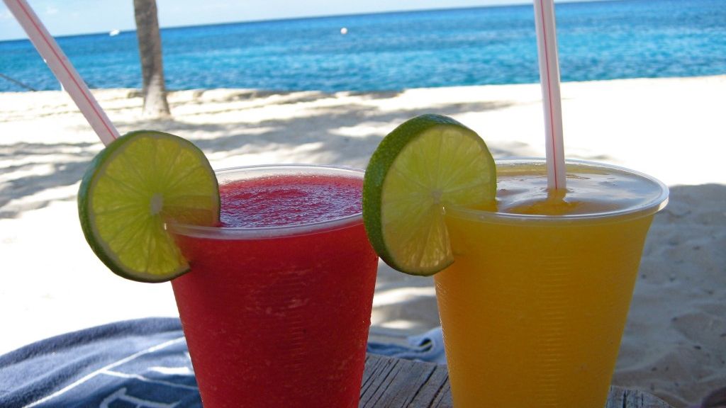 Pe asta n-o ştiai: ce e periculos să bei pe caniculă, afară. Efectele, greu de privit - GALERIE FOTO