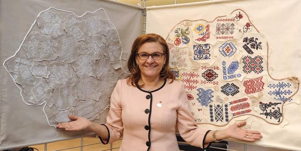 Maria Grapini loveşte din nou pe facebook: "Florile înfrumuseţesc casa. Schimbă aspectul şi.."