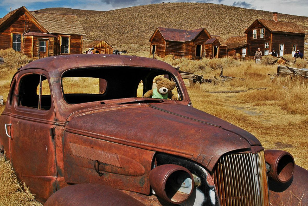 Prima mașină din București e înconjurată de controverse! Uite cine a avut-o!