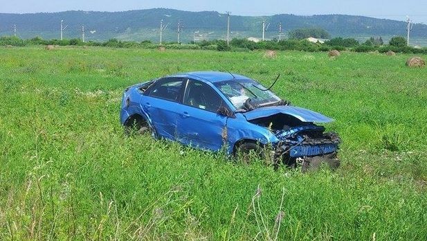 Accident spectaculos în judeţul Cluj. S-a dat cu maşina peste cap