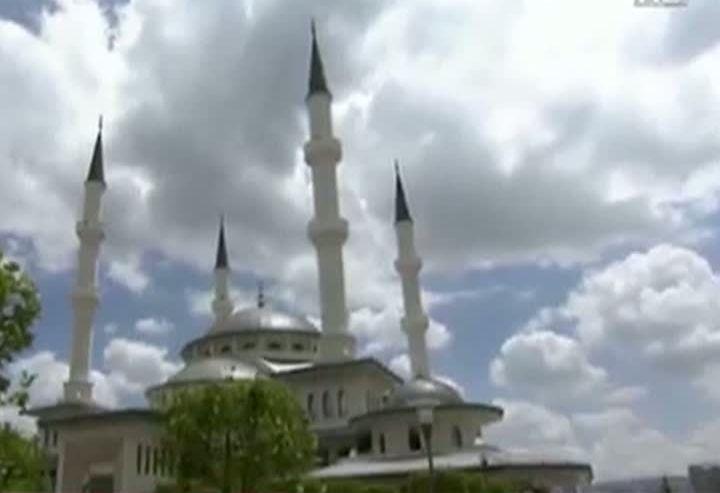 Undă verde pentru construirea unei mega-moschei la Bucureşti. Protocolul, semnat marţi