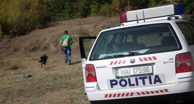 Şi-a abandonat trei copii cu vârste între 1-5 ani, lângă o pădure. Explicaţia, cutremurătoare