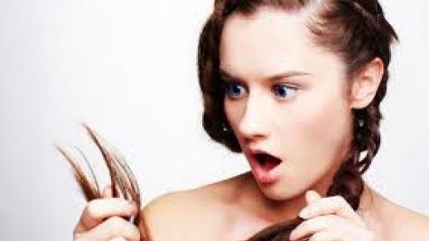 Aplică două linguri de petrol pe păr. Rezultatul neașteptat surprinde toate femeile