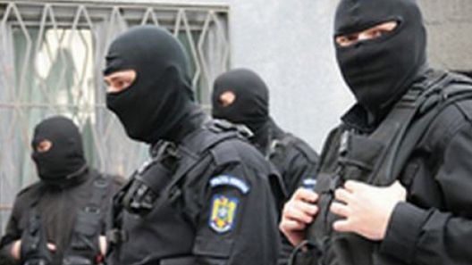 Italian suspectat că face parte dintr-o reţea de trafic de droguri de mare risc, prins la Ploieşti