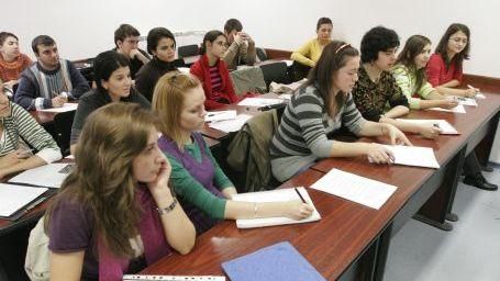 Admitere Facultate 2015: Câţi bani au scos din buzunar elevii pentru taxele de admitere