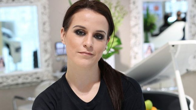 Are doar 21 de ani, dar a fost dată afară de la 30 de locuri de muncă, în doi ani. Motivele?