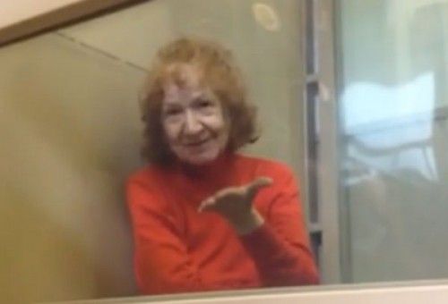 Pare o bătrână inofensivă, dar a ucis 10 persoane şi le-a dezmembrat. Jurnalul său o dă de gol