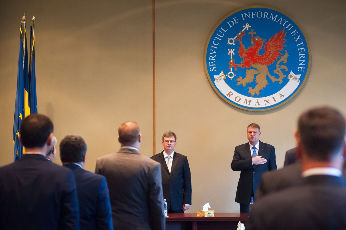 MRU a fost învestit la șefia SIE, în prezența lui Iohannis. Ce a spus președintele 