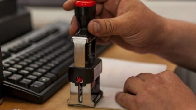 Guvernul a aprobat eliminarea ștampilei pentru firme și persoane fizice 