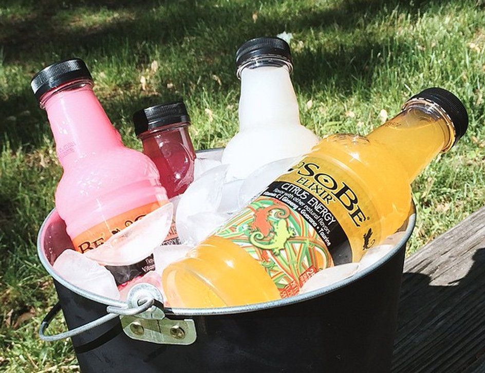 A cumpărat un suc și sub capac a găsit un mesaj șocant: "Ajută-mă..". Ce a urmat