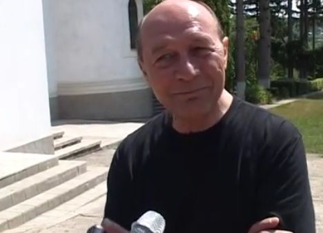 Traian Băsescu își conduce socrul pe ultimul drum. Cel mai mare regret al fostului președinte