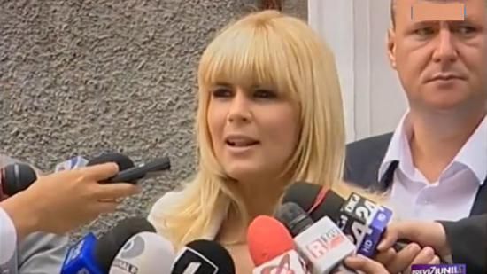 Elena Udrea dansează în club, la mare, pe melodia pe care Ponta și-a lansat candidatura la Cotroceni
