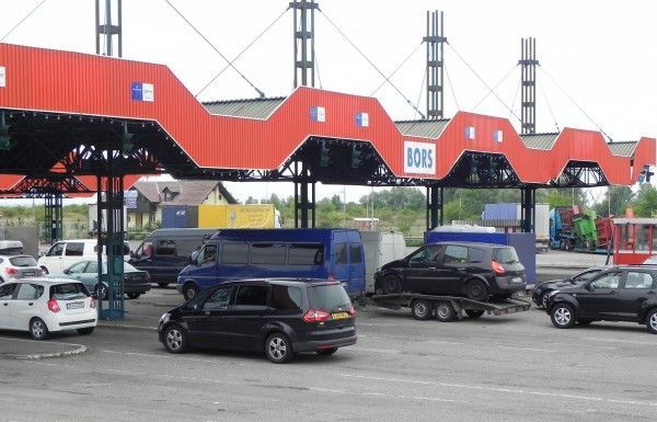 Tânăr dat în urmărire generală, prins încercând să părăsească România cu actele altui bărbat