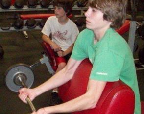 I se spunea "așchiuță" când a început să tragă de fiare. Cum a ajuns să arate acum acest puști