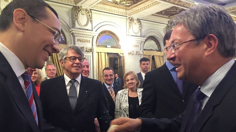 Victor Ponta s-a întâlnit cu ambasadorii UE. Premierul i-a asigurat de "stabilitatea guvernamentală"