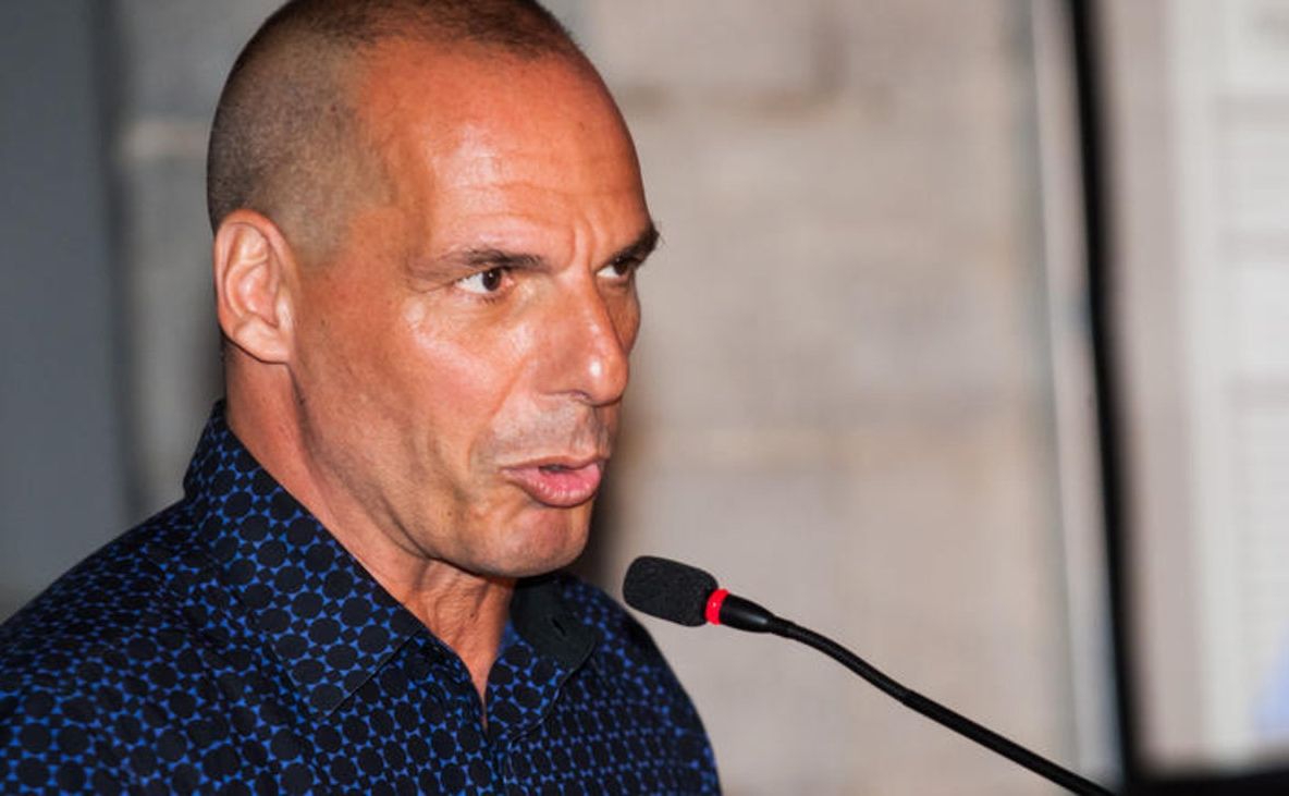 Varoufakis se aștepta ca Tsipras să cedeze la negocieri: "Eurogrupul, controlat de Schauble"
