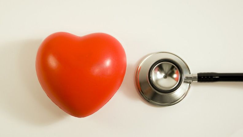 Semne subtile care anunţă afectarea inimii pe timp de caniculă