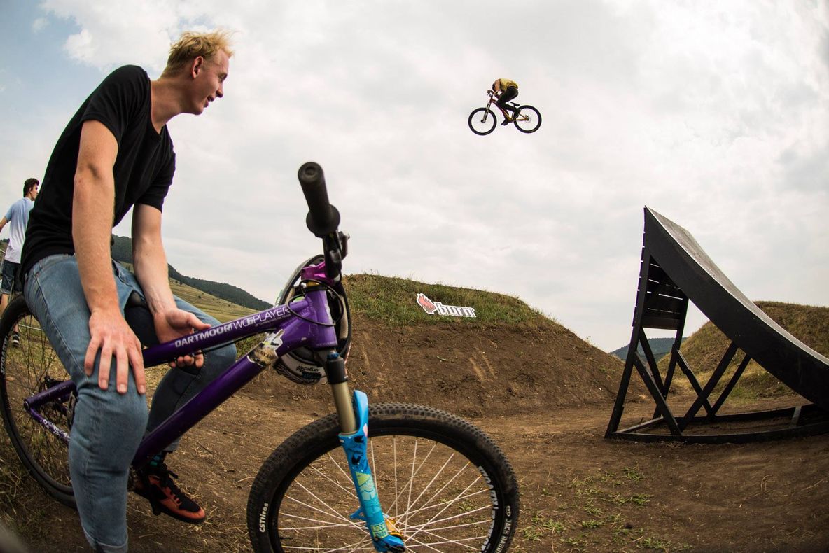 Spectacol la înălţime pe două roţi. IMAGINI SPECTACULOASE