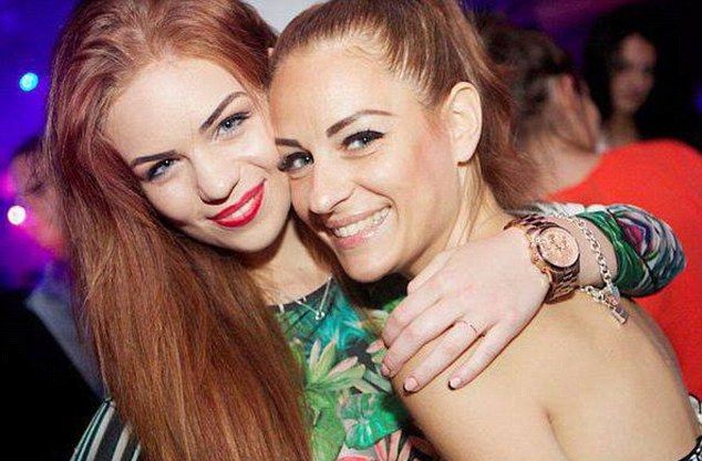 Lumea crede că sunt gemene. Adevărul din spatele acestei imagini