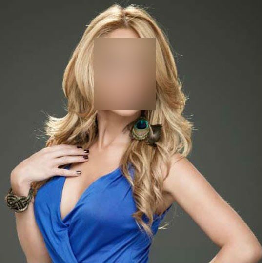 O vedetă a alunecat de pe o stâncă, în mare - ce urmează după aceea e greu de privit VIDEO