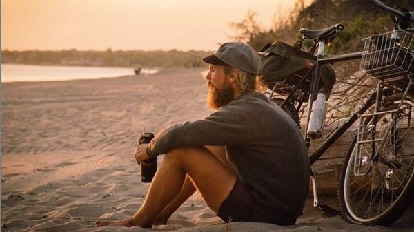 Lucrează 6 luni şi restul anului călătoreşte: "Nu mi-e ruşine că nu-mi place să muncesc"