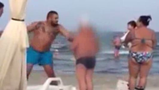 Prima reacţie a "gorilei" care a bătut o femeie la Mamaia. Cum şi-a justificat gestul
