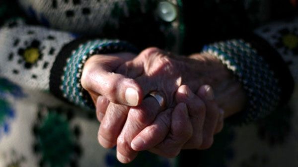 Mamă şi fiică, despărţite de război, s-au regăsit după 70 de ani. Ce şi-au spus este dureros