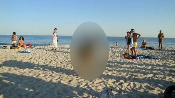 S-au uitat și nu le-a venit să creadă. A apărut pe plajă, în miezul zilei, în fața turiștilor uluiți