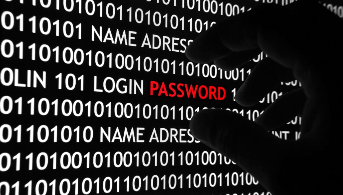 Un nou pericol pe Internet: Două bănci româneşti, ţinta unor atacuri informatice fără precedent