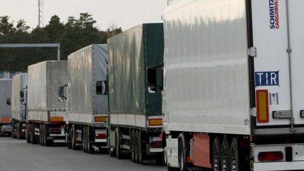 Cozi imense la frontiera Giurgiu-Ruse. Șuță: "O mașină poate aștepta și o oră trecerea frontierei" 