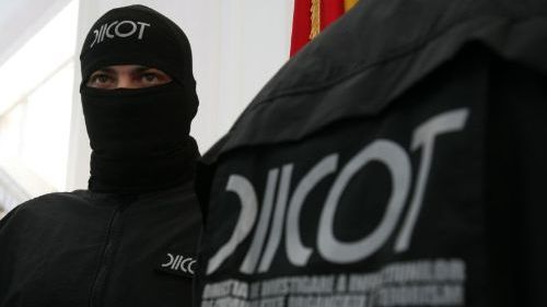 O sută de persoane, audiate la DIICOT într-un dosar de trafic de droguri