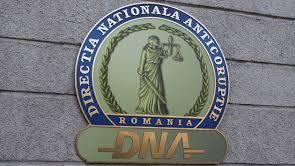 Şefi DGA şi IPJ PRAHOVA, săltaţi de DNA, pentru şantaj şi luare de mită