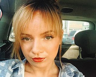 Fostă atletă de performanţă de 18 ani, din Brăila, în urmărire naţională. Ar fi plecat la mare