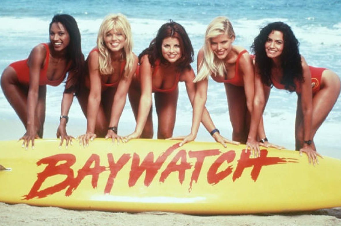 O actriță din ”Baywatch” a devenit contesă în Anglia