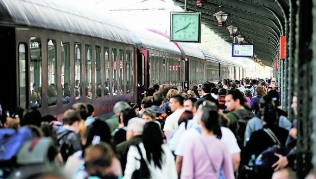 Anunţ important de la CFR Călători. Ce au pregătit de Sfânta Maria: reduceri de preţ