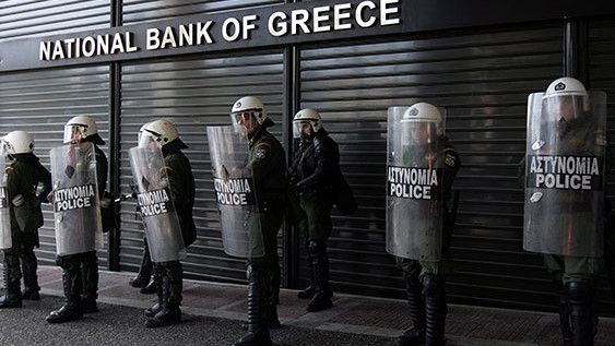 Săptămâna neagră pentru băncile din Grecia. E mai rău decât în zilele când erau închise