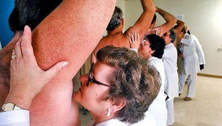 Cele mai ciudate joburi din lume. Incredibil ce fac aceşti oameni pentru bani