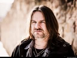   După ce a fost la un pas de moarte, Ray Wilson și-a deschis o fundație umanitară