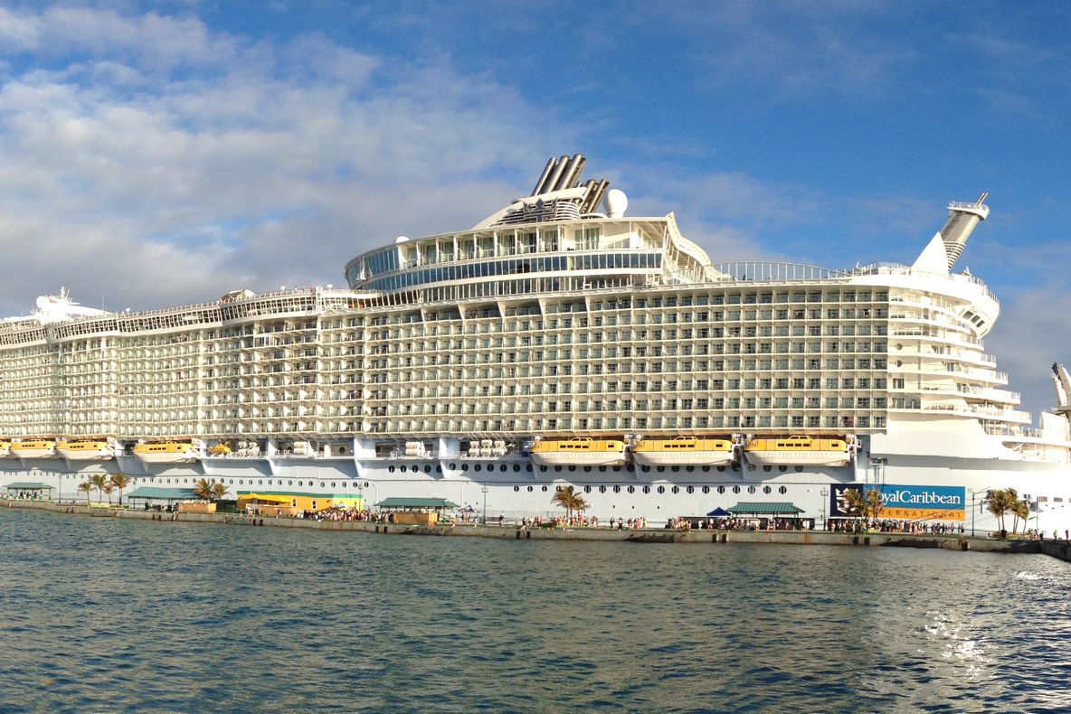 Victor Ponta, în croazieră în Caraibe. Cât îl costă vacanţa pe premierul României 