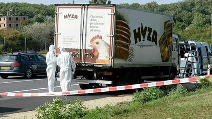 Criza imigranţilor, criza Europei! Peste 70 de refugiaţi, găsiţi morţi într-un camion, în Austria!