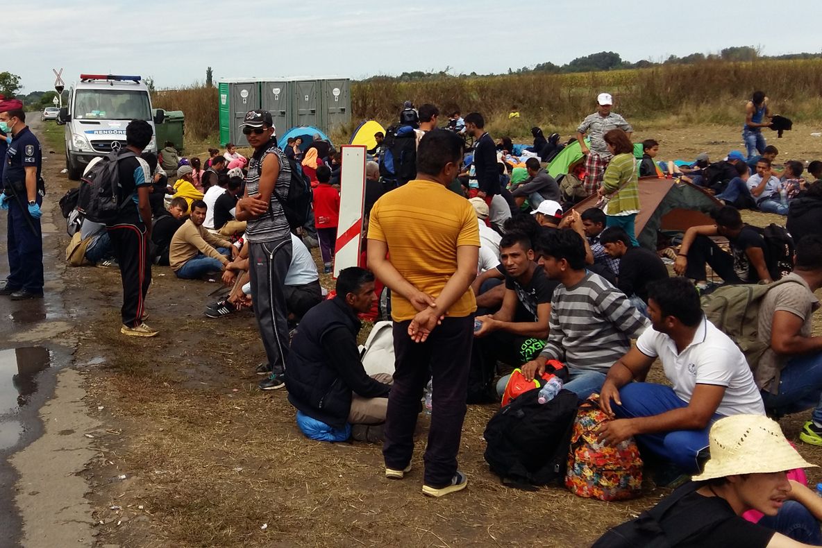 CRIZA IMIGRANŢILOR. Alţi patru români, arestaţi pentru trafic de persoane în Ungaria