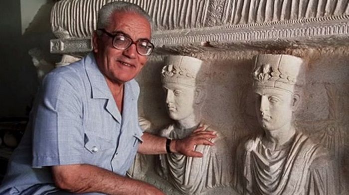 Drapelele în bernă în muzeele italiene, ca omagiu adus arheologului decapitat de jihadişti