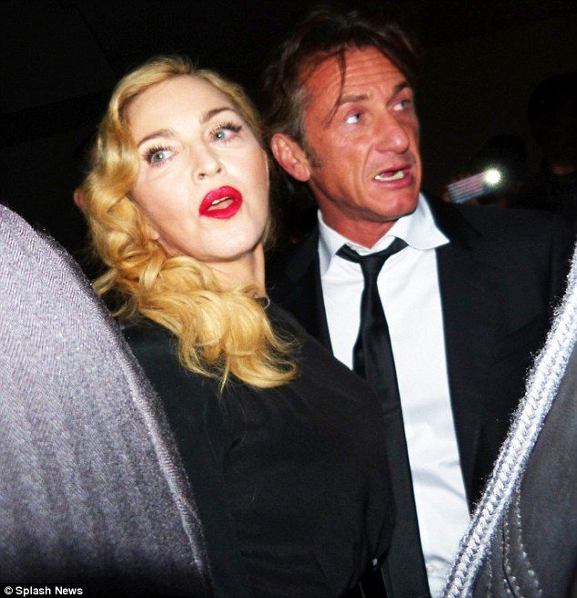 Madonna, fotografie sexy cu Sean Penn. "Se apropie ziua noastră"