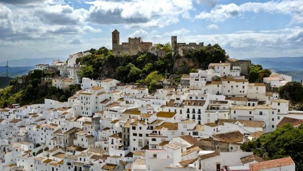 "Modelul oraşului comunist" se află în Spania: fără poliţie, toată lumea munceşte pe acelaşi salariu