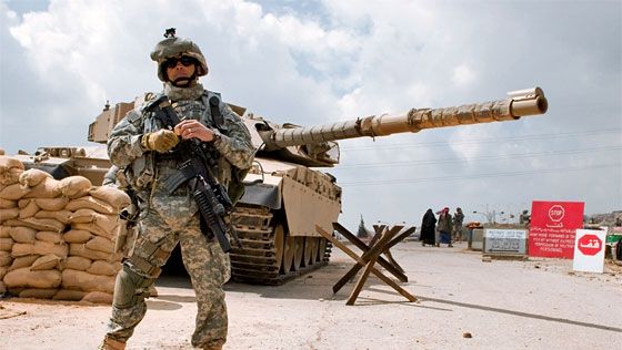 Armata americană a pregătit cea mai mare demonstraţie a deceniului. Rusia a scos rachetele 