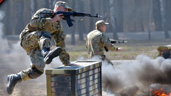 Ne pregătim de război? Românii ar putea fi obligaţi să îşi pună casele la dispoziţia NATO