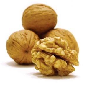 Ce minuni face pentru organism o cură cu nuci ţinută toamna