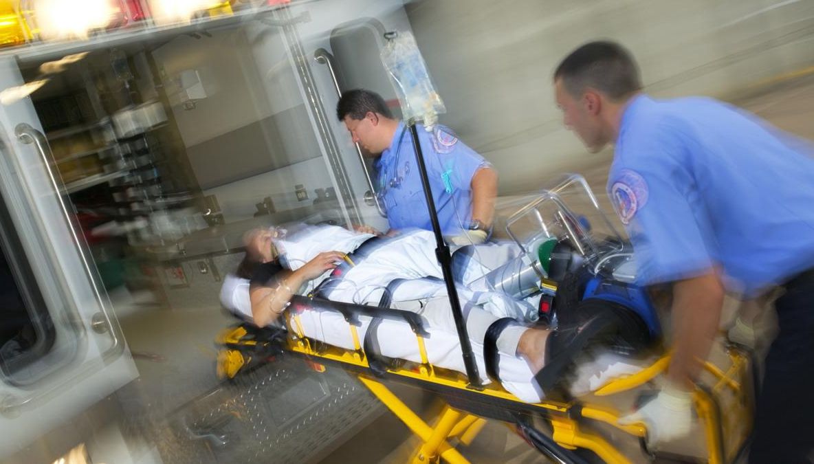 Medicii de la Urgențe i-au dat să bea rom. Ce s-a întâmplat apoi cu pacientul i-a surprins pe toți